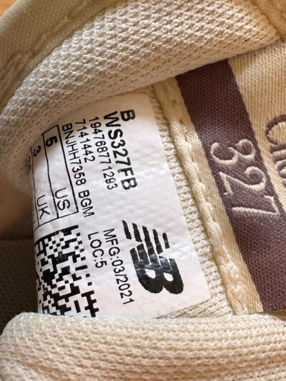 Women's New Balance 327 Sneaker